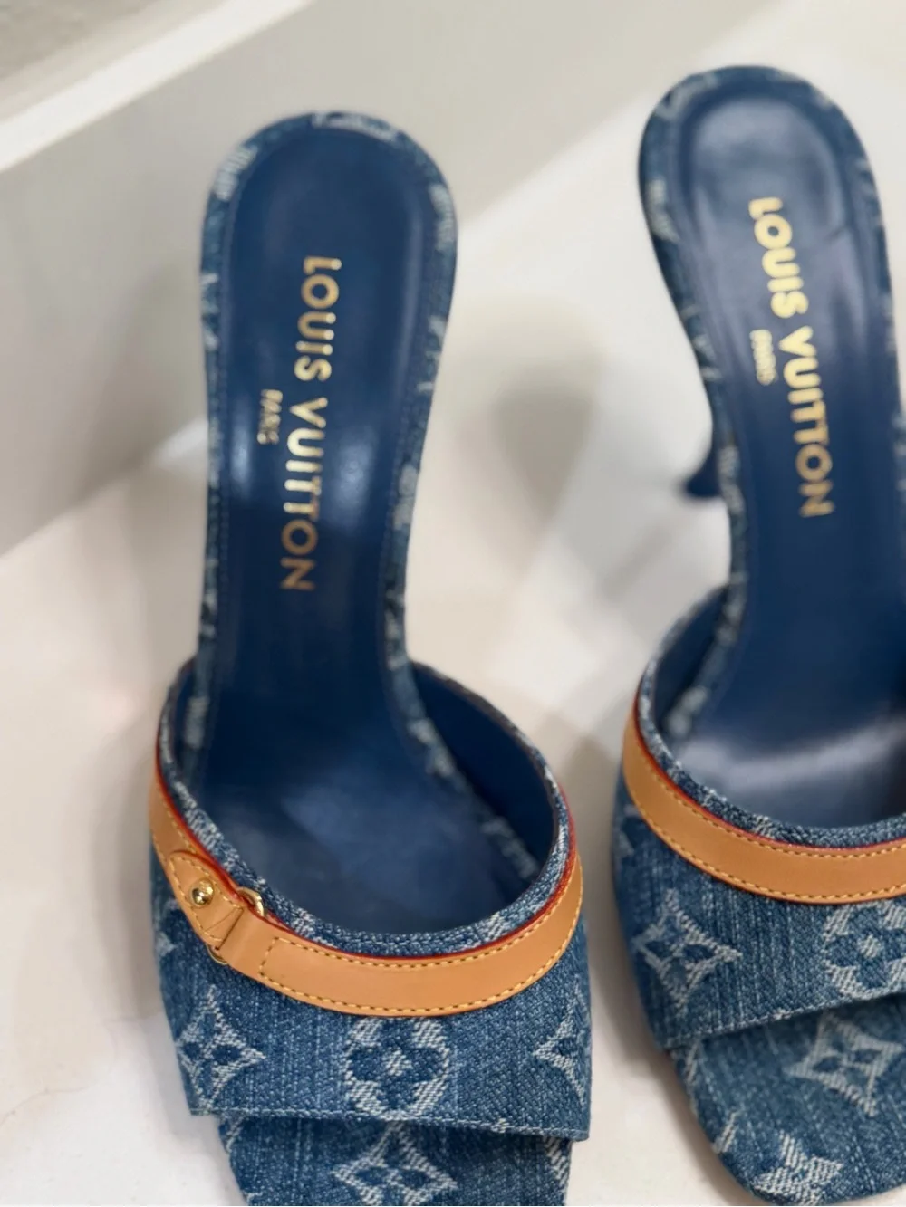 Louis Vuitton women Denim Monogram Slip-On Sandals with Tan Trim
38.5 - Picture 11 of 11